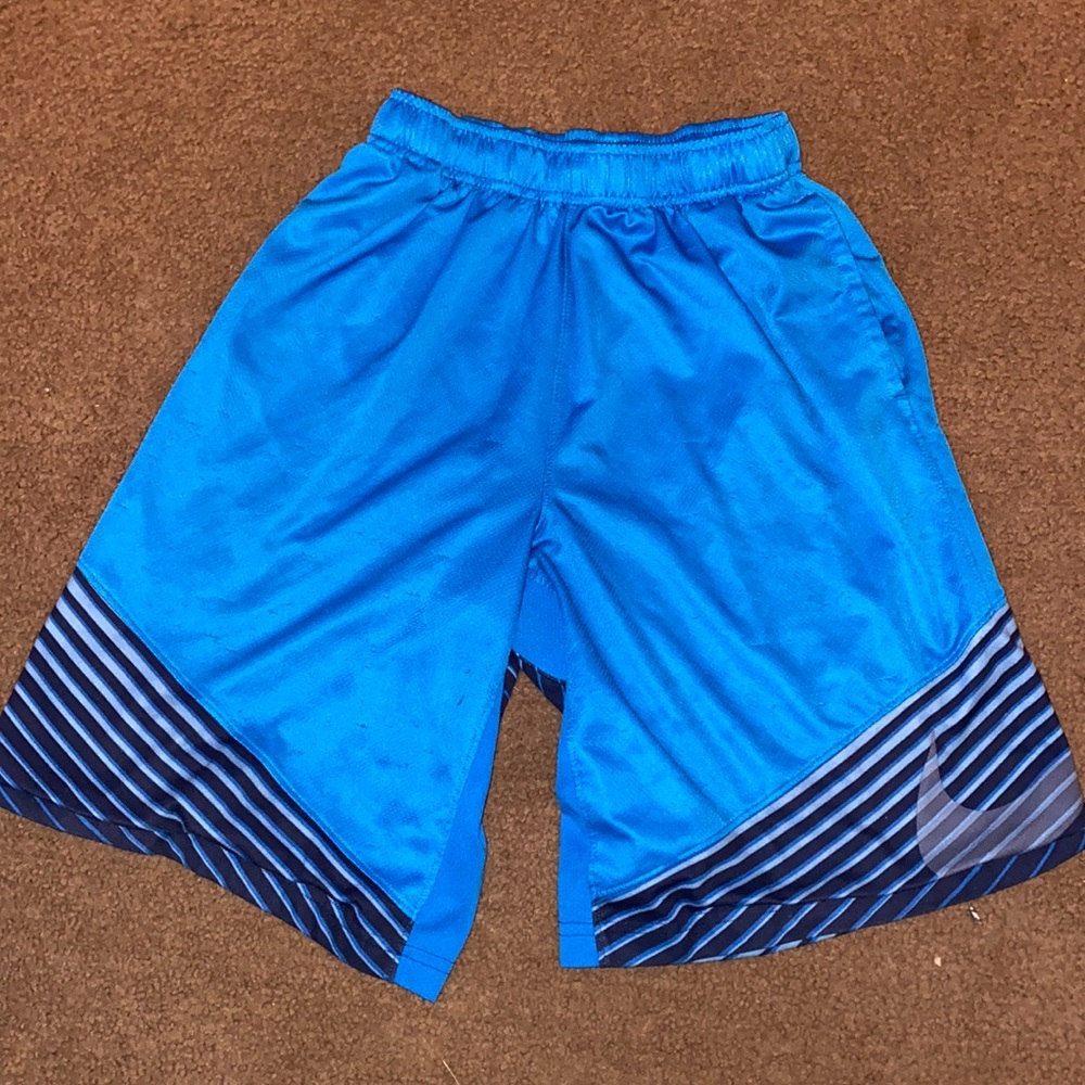 Nike Elite Dri-fit basketball shorts, YL.